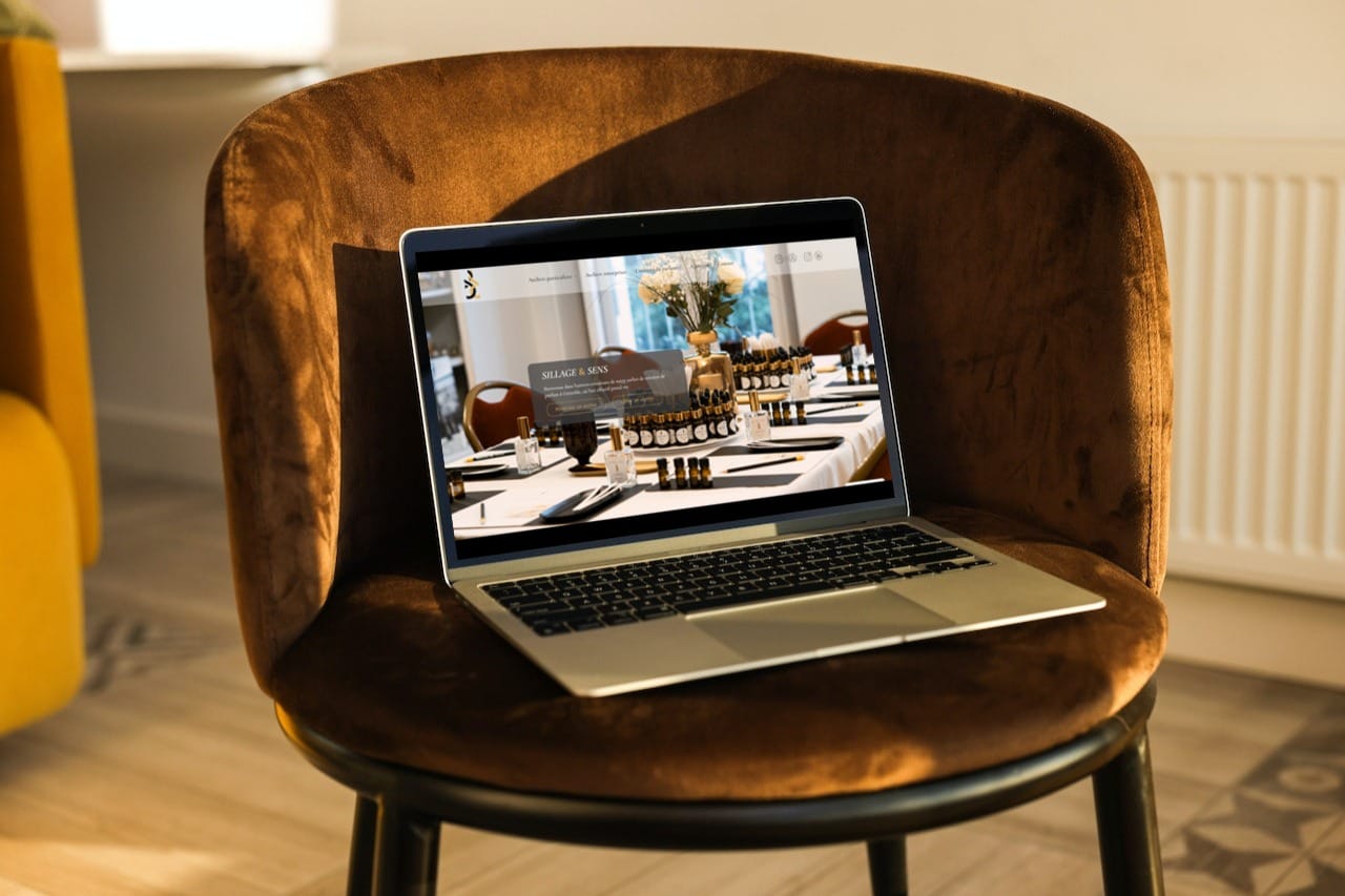 Image hover effect image